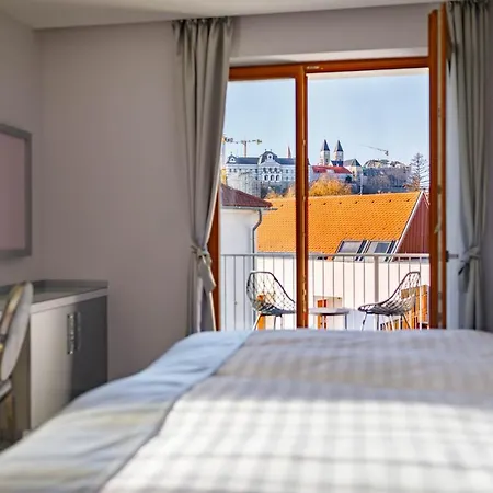 Historia Malomkert 4* Veszprem