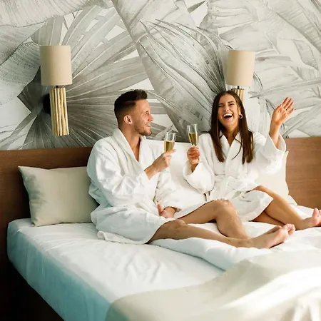 Hotel Historia Malomkert 4*