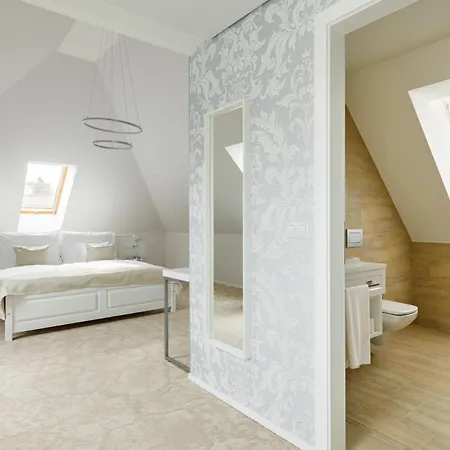 Historia Malomkert Otel