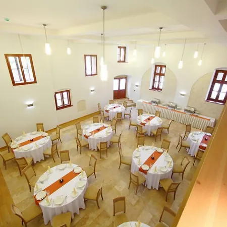 Historia Malomkert Otel 4*