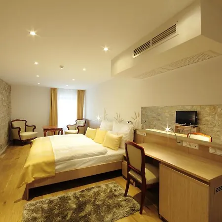 Hotel Historia Malomkert 4*