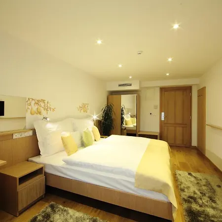 Hotel Historia Malomkert 4*